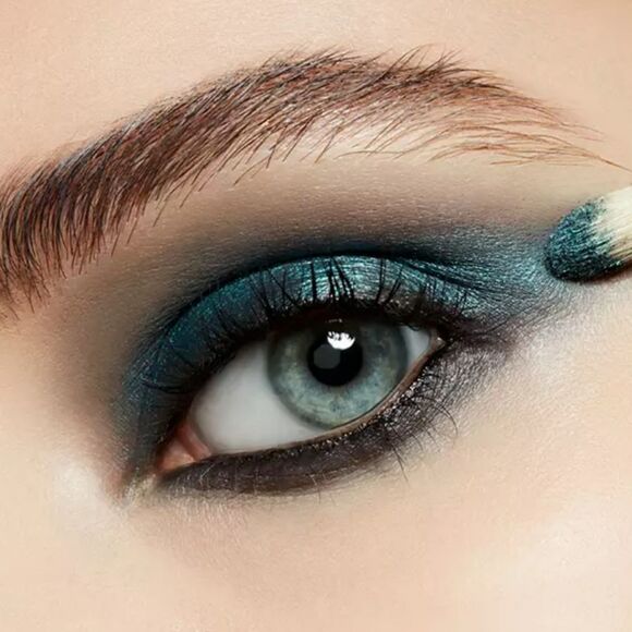 Mac Cosmetics DazzleShadow Extreme Eyeshadow - Picture 4 of 11